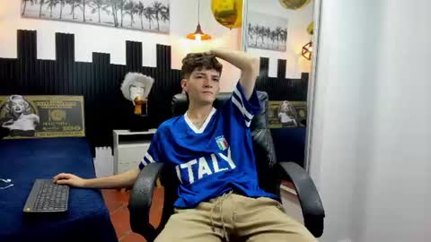 Snapshot of trevor_mob chatting on June 17, 2026, 4:52 pm trevor_mob online show from June 17, 2026, 4:52 pm