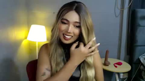 trexie_fucks15 online show from November 11, 2025, 3:34 pm