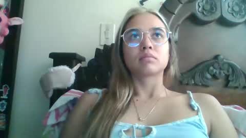 triana_bell online show from December 29, 2024, 5:01 pm