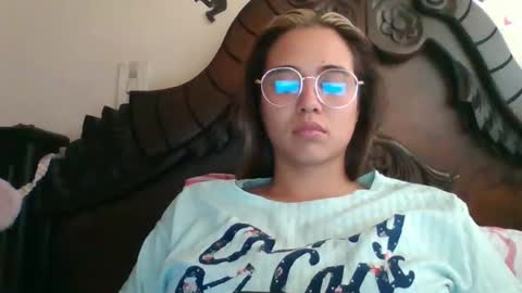triana_bell online show from January 20, 2025, 8:40 pm