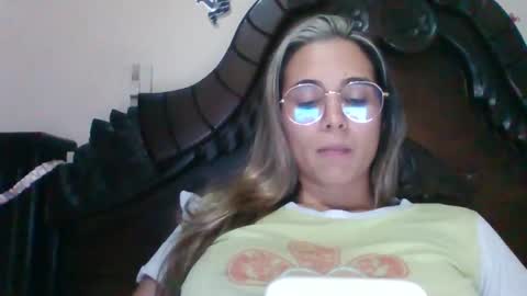 triana_bell online show from February 18, 2025, 1:43 am