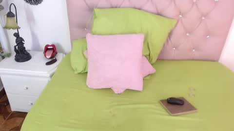 Snapshot of triana_crimson chatting on February 1, 2025, 12:29 am triana_crimson online show from February 1, 2025, 12:29 am