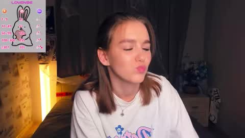 Snapshot of trinahillier chatting on November 10, 2025, 7:13 pm Bubbles online show from November 10, 2025, 7:13 pm