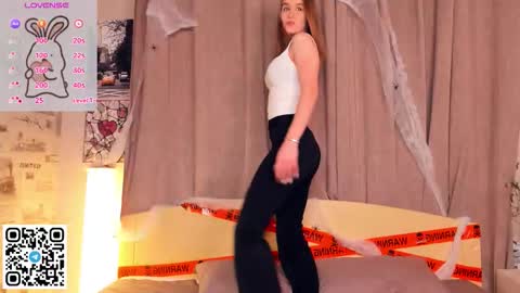 Snapshot of trinahillier chatting on November 18, 2025, 7:07 pm Bubbles online show from November 18, 2025, 7:07 pm