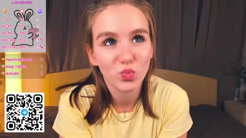 Snapshot of trinahillier chatting on December 4, 2025, 7:22 pm Bubbles online show from December 4, 2025, 7:22 pm