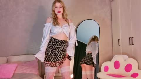 Luna online show from April 8, 2026, 2:39 pm