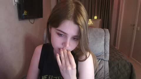 Snapshot of tripleprinces chatting on January 2, 2025, 6:34 pm tripleprinces online show from January 2, 2025, 6:34 pm