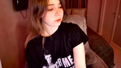 Snapshot of tripleprinces chatting on November 18, 2025, 5:39 pm tripleprinces online show from November 18, 2025, 5:39 pm