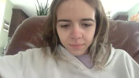 trippybb222 online show from November 11, 2025, 3:12 pm