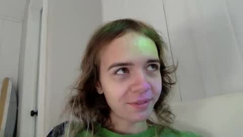 trippybb222 online show from December 4, 2025, 3:32 pm