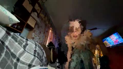 trippyscenes online show from February 12, 2025, 6:40 pm