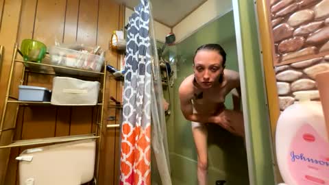 trippyscenes online show from September 10, 2025, 6:52 pm