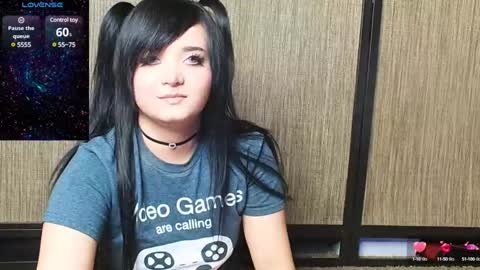 Snapshot of trixiedoescamcam chatting on January 11, 2025, 1:27 am trixiedoescamcam online show from January 11, 2025, 1:27 am