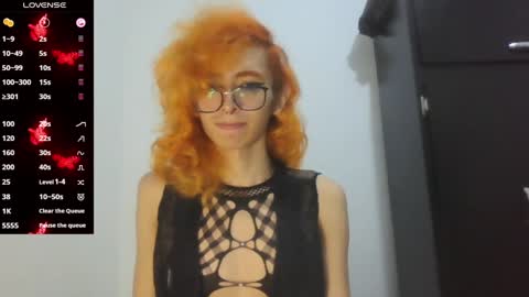 Snapshot of trixy_roses chatting on January 14, 2025, 11:37 pm Trixy Rose online show from January 14, 2025, 11:37 pm