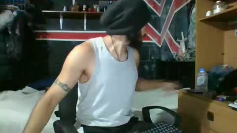 Snapshot of trizquelmen chatting on January 29, 2025, 12:02 pm Andrew online show from January 29, 2025, 12:02 pm