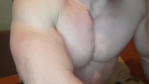 Snapshot of troncq chatting on January 30, 2025, 6:43 pm Troncq online show from January 30, 2025, 6:43 pm