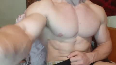 Snapshot of troncq chatting on February 23, 2025, 1:42 pm Troncq online show from February 23, 2025, 1:42 pm