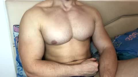 Snapshot of troncq chatting on February 11, 2026, 5:40 pm Troncq online show from February 11, 2026, 5:40 pm