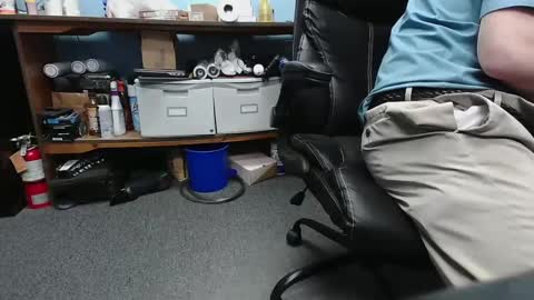 Snapshot of trouhble chatting on January 16, 2025, 3:24 pm Trouhble online show from January 16, 2025, 3:24 pm