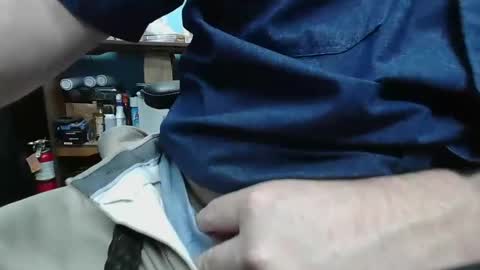 Snapshot of trouhble chatting on February 17, 2025, 3:31 pm Trouhble online show from February 17, 2025, 3:31 pm