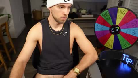 Snapshot of troy_greenxo chatting on January 17, 2026, 10:57 pm Troy Green online show from January 17, 2026, 10:57 pm