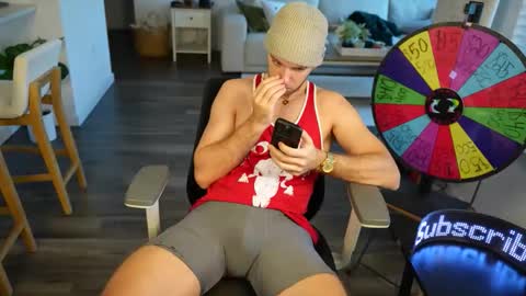 Snapshot of troy_greenxo chatting on February 10, 2026, 10:25 pm Troy Green online show from February 10, 2026, 10:25 pm