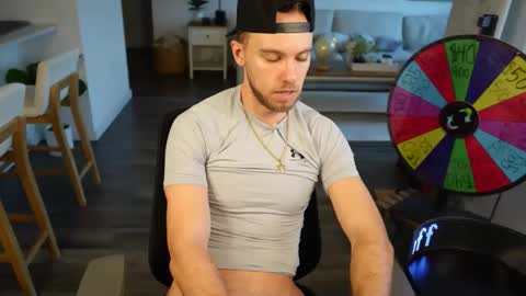 Snapshot of troy_greenxo chatting on February 20, 2026, 10:32 pm Troy Green online show from February 20, 2026, 10:32 pm