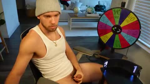 Snapshot of troy_greenxo chatting on April 10, 2026, 9:52 pm Troy Green online show from April 10, 2026, 9:52 pm