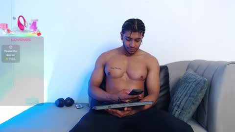 Snapshot of troy_lee1 chatting on September 22, 2025, 2:41 pm online show from September 22, 2025, 2:41 pm