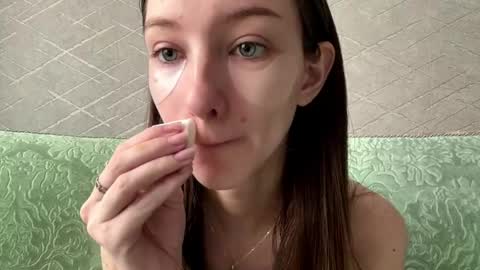 Hello Viola here   Help me to make 50 thumbs up 333 online show from March 29, 2026, 9:20 am