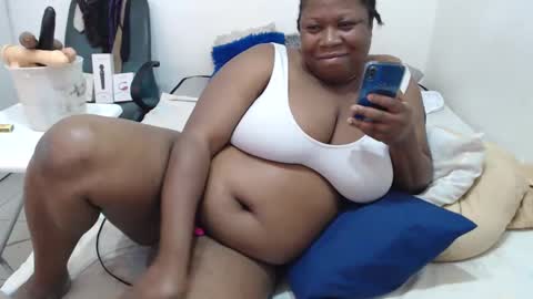 TrueBella30 online show from January 17, 2025, 1:24 pm