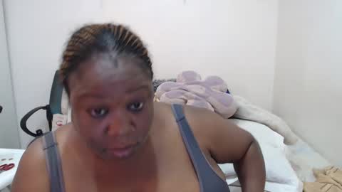 TrueBella30 online show from February 24, 2025, 12:37 pm