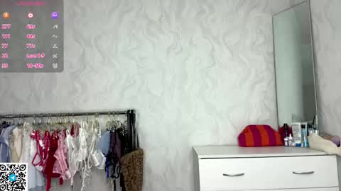 Molly online show from November 29, 2025, 5:27 pm