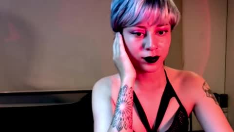 Snapshot of tryp666 chatting on February 5, 2025, 12:53 am Cait online show from February 5, 2025, 12:53 am