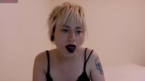 Snapshot of tryp666 chatting on September 16, 2025, 10:33 pm Cait online show from September 16, 2025, 10:33 pm