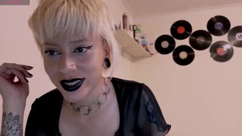 Snapshot of tryp666 chatting on October 8, 2025, 3:04 am Cait online show from October 8, 2025, 3:04 am