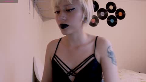 Snapshot of tryp666 chatting on October 21, 2025, 2:34 am Cait online show from October 21, 2025, 2:34 am