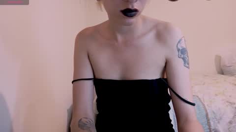 Snapshot of tryp666 chatting on October 26, 2025, 12:38 am Cait online show from October 26, 2025, 12:38 am