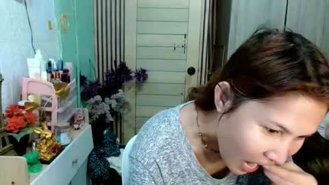 SHENA  online show from November 17, 2025, 4:13 pm