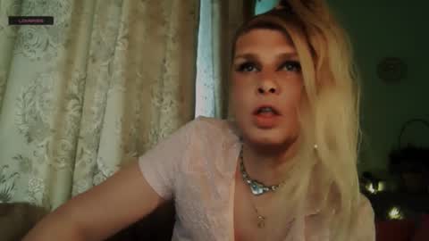 Snapshot of tspostophere chatting on March 1, 2026, 10:39 am Annika online show from March 1, 2026, 10:39 am