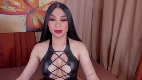 Queen Selena online show from March 6, 2026, 5:20 pm