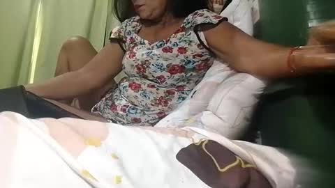 Mae online show from November 10, 2025, 10:20 pm