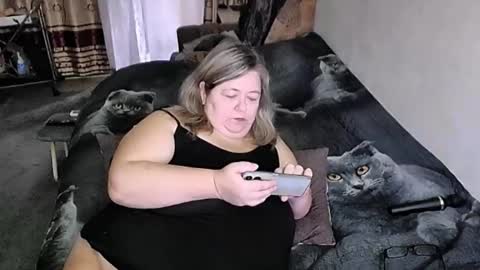 Lana online show from October 28, 2025, 4:49 am