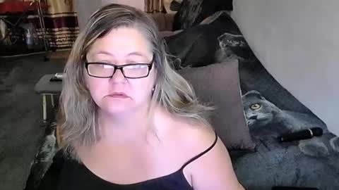 Snapshot of tviks chatting on January 16, 2026, 1:53 am Lana online show from January 16, 2026, 1:53 am