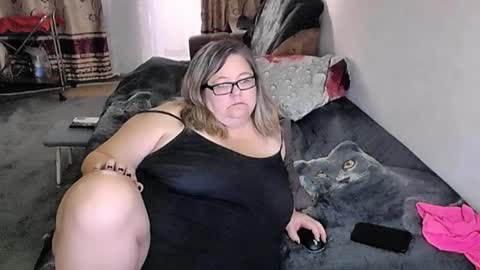 Snapshot of tviks chatting on January 17, 2026, 6:18 am Lana online show from January 17, 2026, 6:18 am