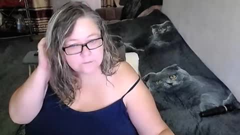 Snapshot of tviks chatting on January 19, 2026, 2:15 am Lana online show from January 19, 2026, 2:15 am