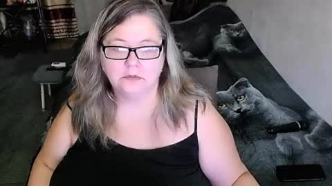 Snapshot of tviks chatting on February 8, 2026, 9:51 pm Lana online show from February 8, 2026, 9:51 pm