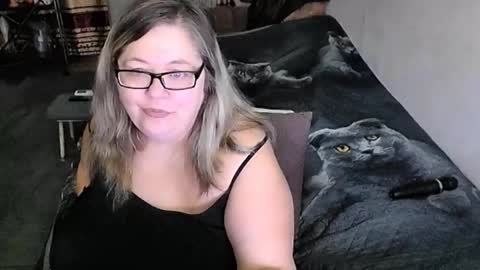 Snapshot of tviks chatting on February 9, 2026, 11:09 pm Lana online show from February 9, 2026, 11:09 pm