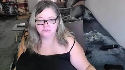 Snapshot of tviks chatting on February 11, 2026, 1:43 am Lana online show from February 11, 2026, 1:43 am