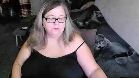 Snapshot of tviks chatting on February 17, 2026, 11:11 pm Lana online show from February 17, 2026, 11:11 pm